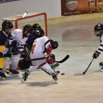 Mladší žáci HC Strakonice zachraňovali remízu v závěru