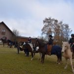 Podzimní Hubertskou vyjížďku si v Dobrošově a Klisinci užili jezdci i diváci