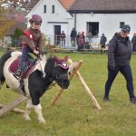 Podzimní Hubertskou vyjížďku si v Dobrošově a Klisinci užili jezdci i diváci