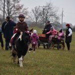 Podzimní Hubertskou vyjížďku si v Dobrošově a Klisinci užili jezdci i diváci