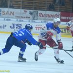 VIDEO: Kohouti sehráli s Porubou další vyrovnanou bitvu. Rozhodnutí přišlo po faulu brankáře