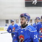 Kohouti dotáhli s Chomutovem dvoubrankovou ztrátu. Vítězství v nájezdech zařídil kapitán Pech