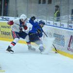 VIDEO: Hokejisté Tábora dostali od Třebíče šest gólů. V závěru zkusili hrát přes pět minut bez brankáře