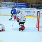VIDEO: Hokejisté Tábora dostali od Třebíče šest gólů. V závěru zkusili hrát přes pět minut bez brankáře