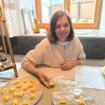 Smolenka rozdává dárky. Do každé objednávky až do Vánoc dává Barbora Klecandová vzorek vosku na ruce s vánočním motivem.