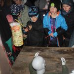 V cíli halloweenského průvodu v Čížové čekal na děti poklad