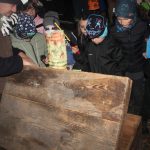 V cíli halloweenského průvodu v Čížové čekal na děti poklad