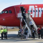 VIDEO: Na českobudějovickém letišti přistál letoun nového dopravního partnera