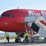 VIDEO: Na českobudějovickém letišti přistál letoun nového dopravního partnera