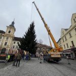 VIDEO: Na píseckém náměstí už stojí vánoční strom
