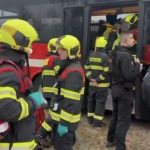 AKTUALIZOVÁNO: U Zlivi se střetl vlak a rychlík. Na místě jsou desítky zraněných, blízcí mohou využít infolinku