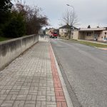 Kvůli anonymu policisté evakuovali žáky i učitele ze školy v Helsinské ulici v Táboře