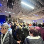 Vánoční benefiční výstava měla opět úspěch. Kino Portyč zaplnily desítky lidí