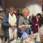 Vánoční benefiční výstava měla opět úspěch. Kino Portyč zaplnily desítky lidí