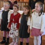 V Hrazanech přivítali nové občánky s úsměvem, písněmi a dárky