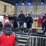 Advent v Písku odstartovalo žehnání věncům. Otevřel se i jarmark a kluziště