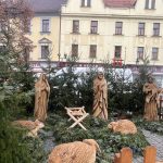 Advent v Písku odstartovalo žehnání věncům. Otevřel se i jarmark a kluziště