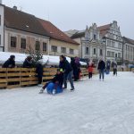 Advent v Písku odstartovalo žehnání věncům. Otevřel se i jarmark a kluziště