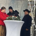 Advent v Písku odstartovalo žehnání věncům. Otevřel se i jarmark a kluziště