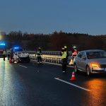 Řidiče potrápily namrzlé silnice. Bourali na dálnici D3 i D4