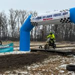 Burácení motorů v Karvánkách. Off-road Fichtel day přivedl na start dvaapadesát jezdců