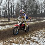 Burácení motorů v Karvánkách. Off-road Fichtel day přivedl na start dvaapadesát jezdců