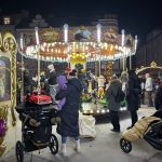 V Táboře začal advent na dvou hlavních náměstích. Strom zářil, trhy byly plné