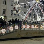 V Táboře začal advent na dvou hlavních náměstích. Strom zářil, trhy byly plné