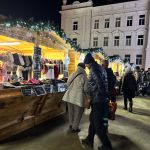 V Táboře začal advent na dvou hlavních náměstích. Strom zářil, trhy byly plné