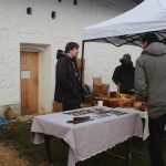 Adventní trh na Kozí farmě v Chýnově nabídl setkání sousedů i vůni uzbecké šurpy