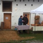 Adventní trh na Kozí farmě v Chýnově nabídl setkání sousedů i vůni uzbecké šurpy