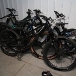 VIDEO: Tvrdá rána pro drogovou scénu. Táborští kriminalisté se zásahovkou si přišli pro dealery