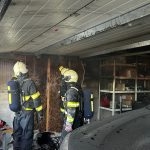 V Táboře hořela garáž s dílnou. Škoda přesahuje milion korun