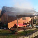 Hasiči zasahovali u požáru zahradní chaty v Budějovicích