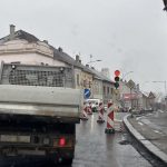 Oprava vodovodu zkomplikovala dopravu v Táboře. Teď už ji řídí semafory