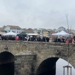 Kamenný most v Písku ožil Svatomartinskou nedělí. Žebrák letos málem zůstal bez pláště