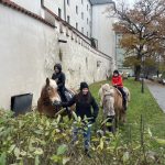 Kamenný most v Písku ožil Svatomartinskou nedělí. Žebrák letos málem zůstal bez pláště
