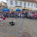 Kamenný most v Písku ožil Svatomartinskou nedělí. Žebrák letos málem zůstal bez pláště