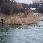 Medaili Za hrdinství převzali od prezidenta republiky Martin Černý z Nemocnice Tábor a jeho syn Jakub