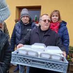 Vánoční setkání s lidmi bez domova v Klokotech nabídlo mši, oběd i lidskou blízkost