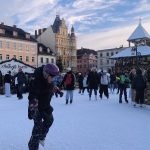 Video: Adventní trhy i kluziště v Písku a Českých Budějovicích praskají ve švech