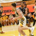 VIDEO: Sršni oslavili třicáté výročí desátou výhrou v sezoně