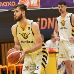 VIDEO: Koncert jednoho muže nedovolil Sršňům úspěšnou odvetu