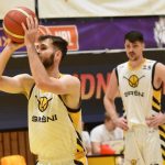 VIDEO: Koncert jednoho muže nedovolil Sršňům úspěšnou odvetu