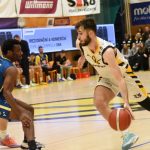 VIDEO: Koncert jednoho muže nedovolil Sršňům úspěšnou odvetu