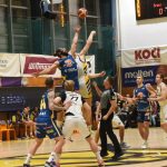 VIDEO: Koncert jednoho muže nedovolil Sršňům úspěšnou odvetu