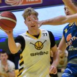 VIDEO: Koncert jednoho muže nedovolil Sršňům úspěšnou odvetu