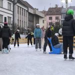 Video: Adventní trhy i kluziště v Písku a Českých Budějovicích praskají ve švech