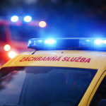 Tragický pracovní úraz u Otína: Při převrácení popelářského vozu zemřel muž