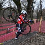 Chýnov se ponořil do cyklokrosových soubojů na blátě. Mezi žáky vládli závodníci Cycling Academy Tábor